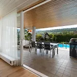 With Pool, Garden & Direct At Appartement Spiez