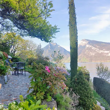 With Pool, Garden & Direct At * Шпиц