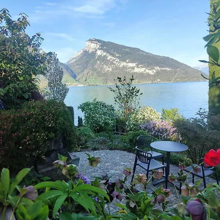 With Pool, Garden & Direct At Lejlighed Spiez