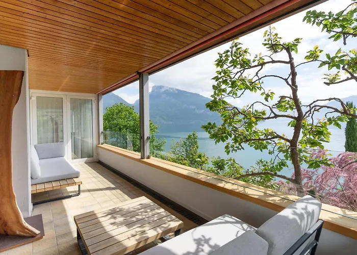 아파트 With Pool, Garden & Direct At