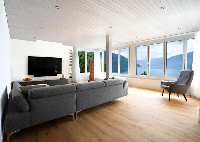 아파트 With Pool, Garden & Direct At