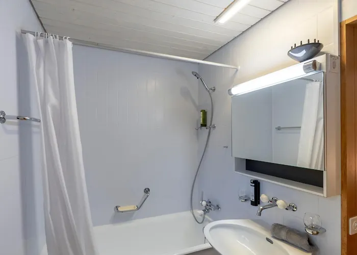 아파트 With Pool, Garden & Direct At *