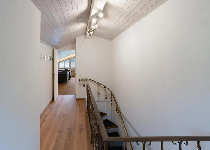 아파트 With Pool, Garden & Direct At *