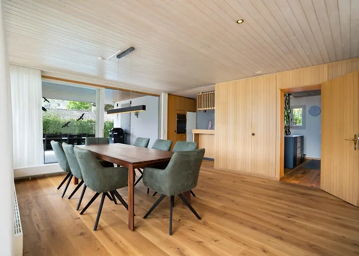 With Pool, Garden & Direct At 슈피츠