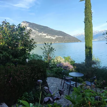 With Pool, Garden & Direct At דירה